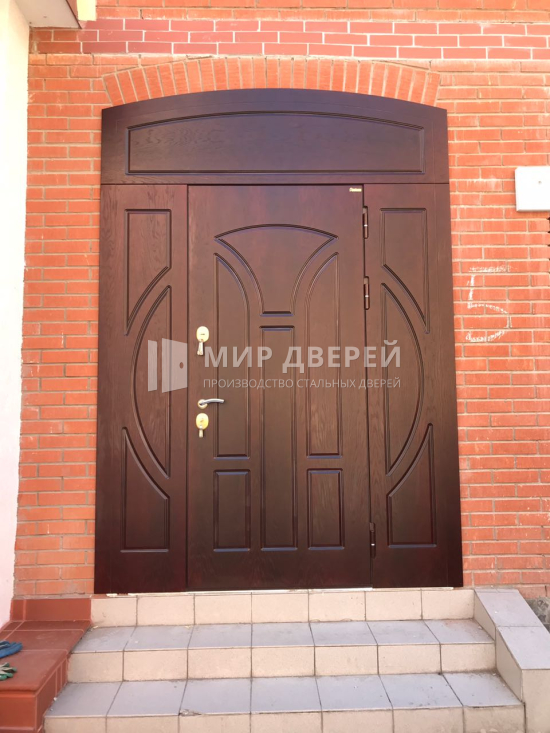 Высокая парадная дверь МДФ шпон - фото