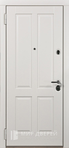 Входная дверь в частный дом белая №32 - фото вид изнутри